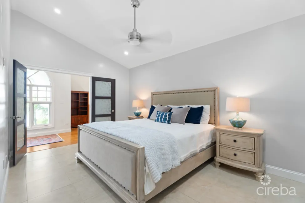 KINGS COURT EXECUTIVE HOME