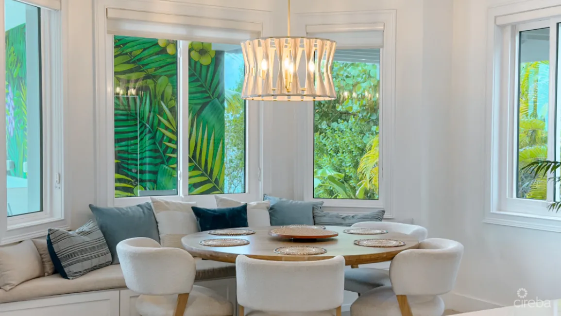 THE SHORES - EXECUTIVE HOME