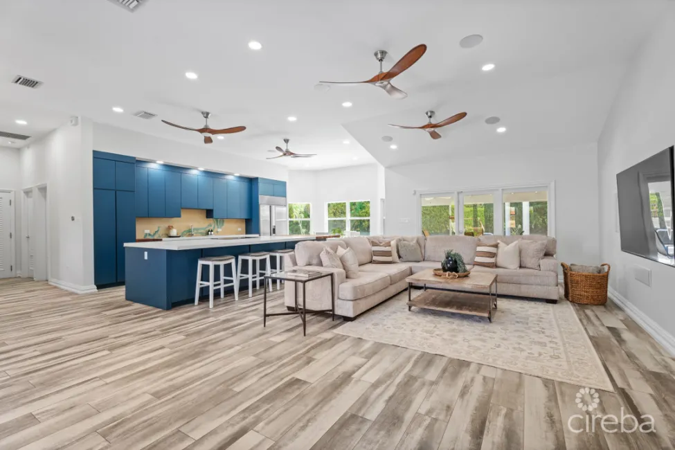 JACARANDA COURT 35, SOUTH SOUND HOME