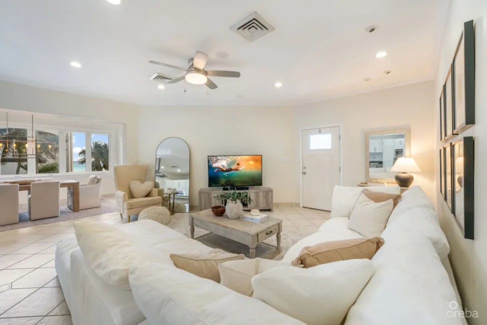 POINSETTIA PENTHOUSE B7, SEVEN MILE CORRIDOR