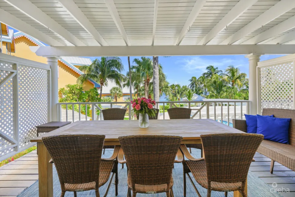 WATERFRONT CONDO WITH POOL VIEWS, COCONUT BAY