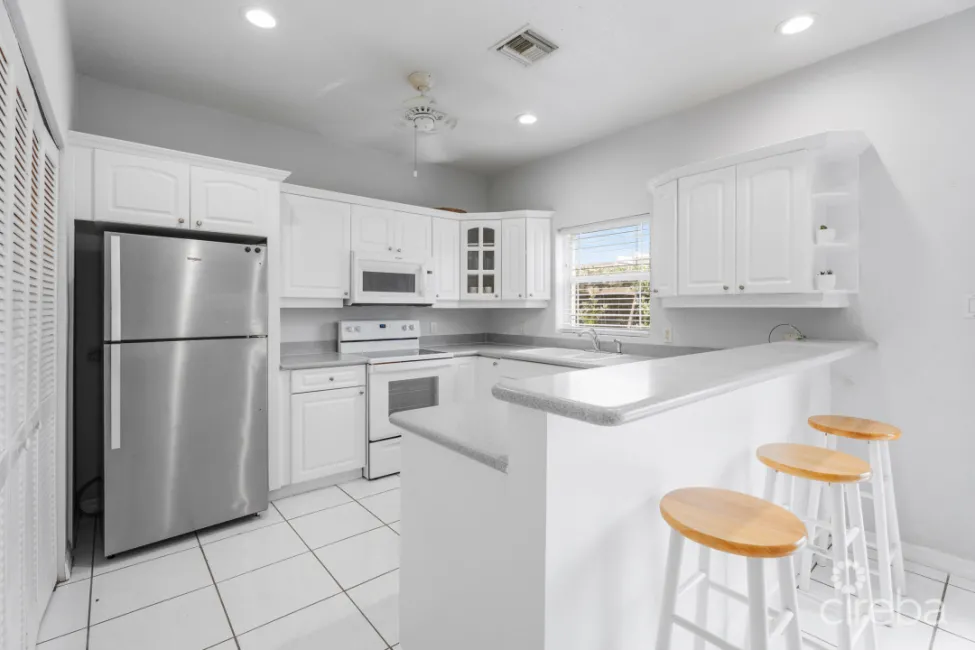 SOUTHERN SKIES 10, SOUTH SOUND HOME