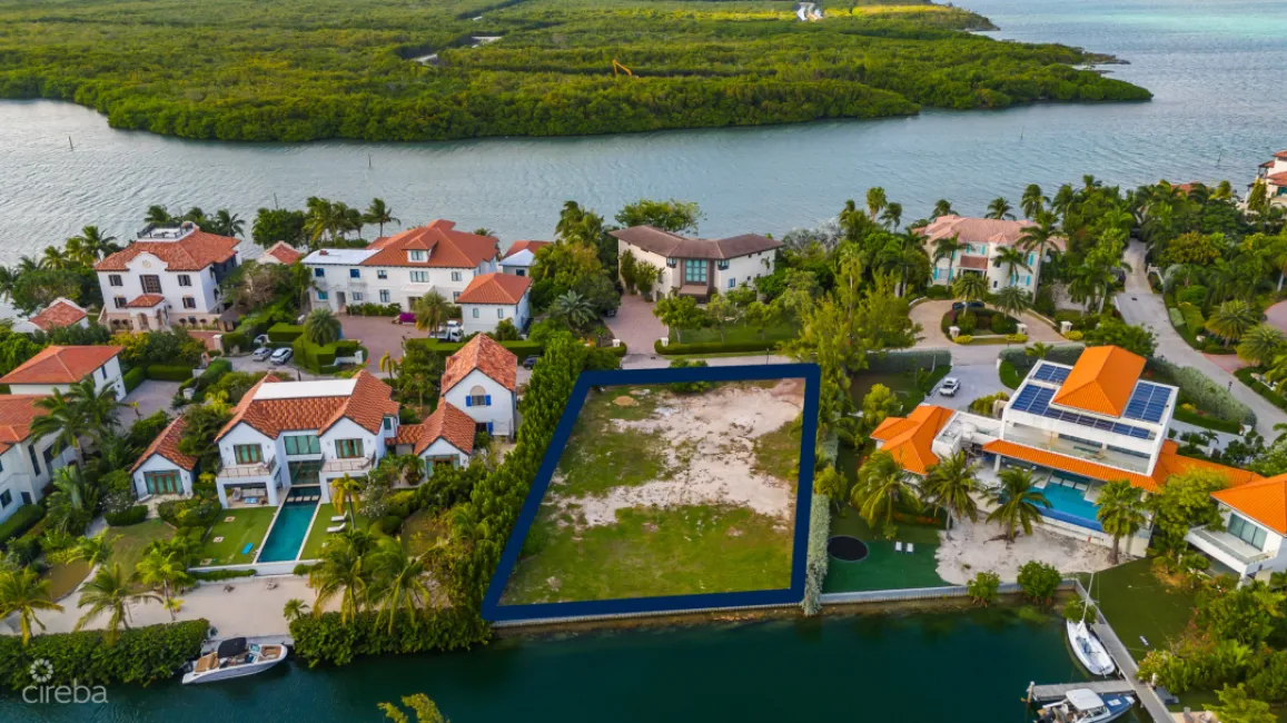 VISTA DEL MAR- EXECUTIVE CANAL ESTATE LOT