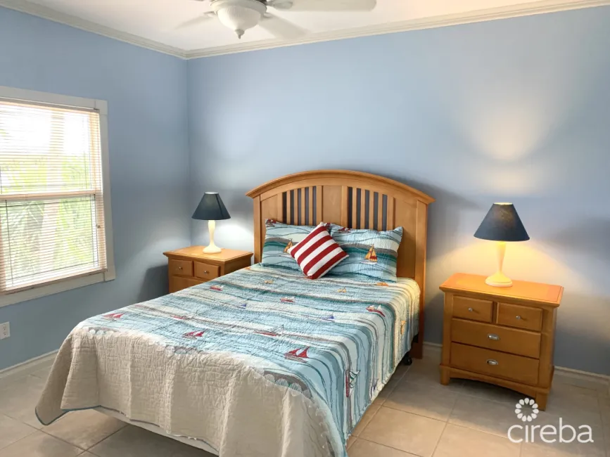 OCEAN POINTE VILLAS #10, OCEANFRONT WEST BAY