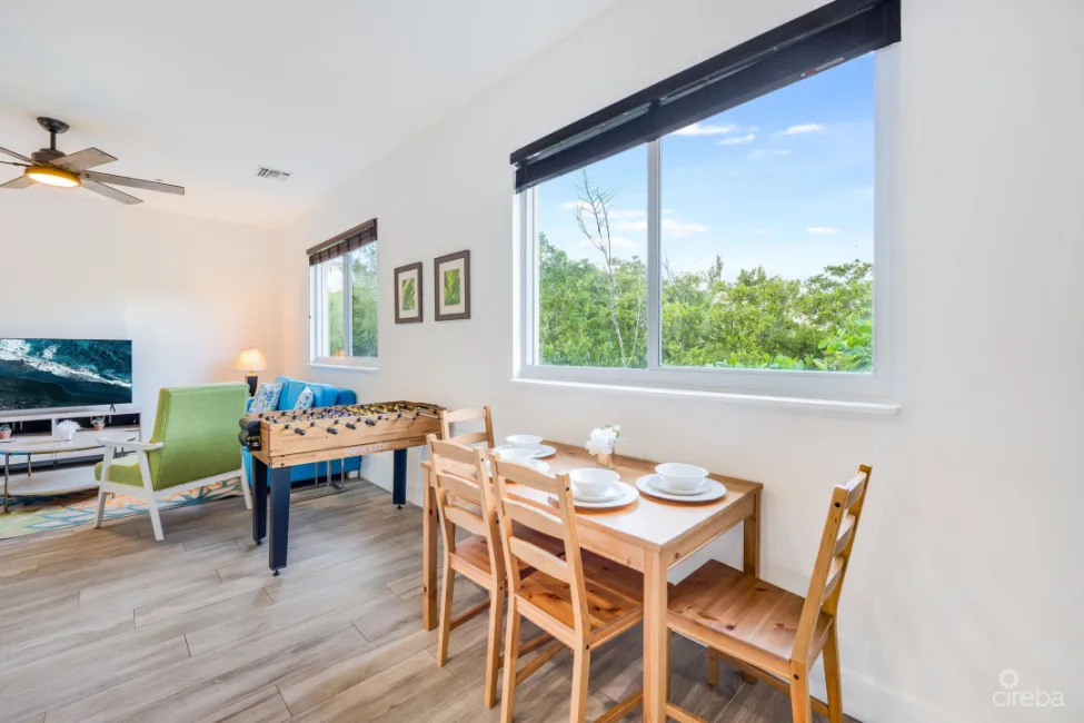 3BED SMB--PARK PLACE