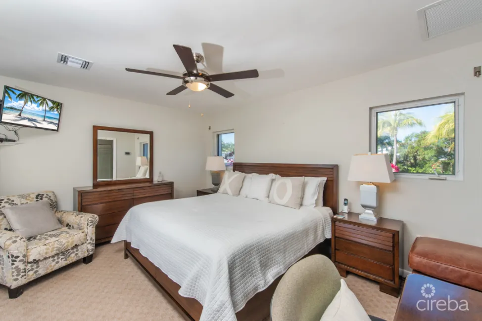 POOLS OF THE KAI - BEACHFRONT OASIS IN RUM POINT