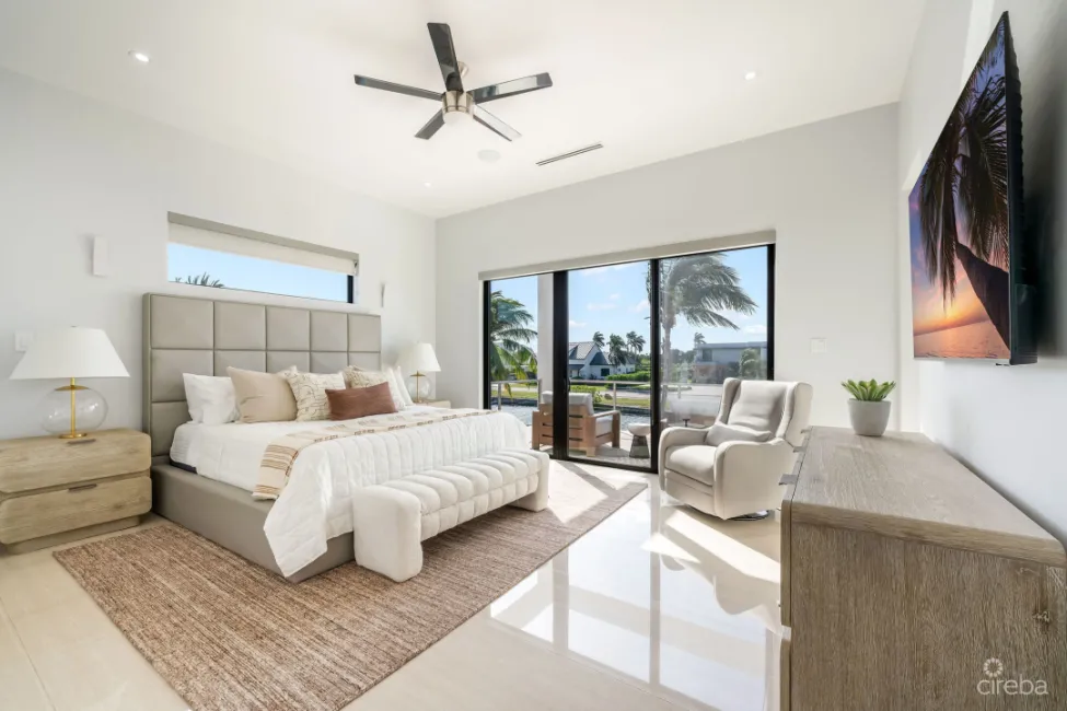 CRYSTAL HARBOUR CANAL FRONT HOME