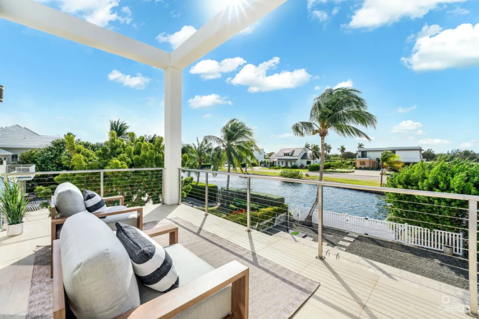 CRYSTAL HARBOUR CANAL FRONT HOME