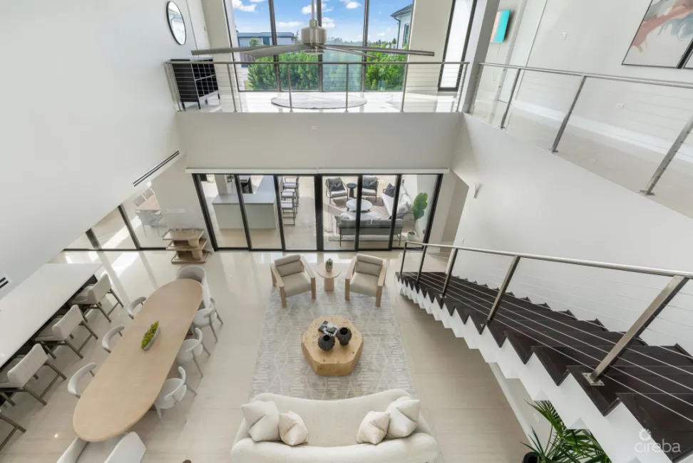 CRYSTAL HARBOUR CANAL FRONT HOME