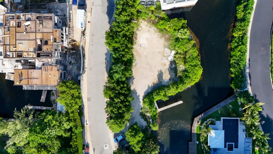 RITZ CARLTON DECK HOUSE LOT #18