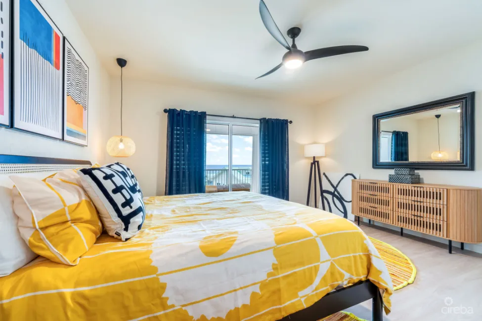 SUPERB VALUE AND VIEWS ON SPOTTS BEACH - 15 CORAL BAY VILLAGE