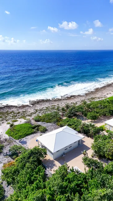 SOUTHSIDE SEAFRONT VILLA