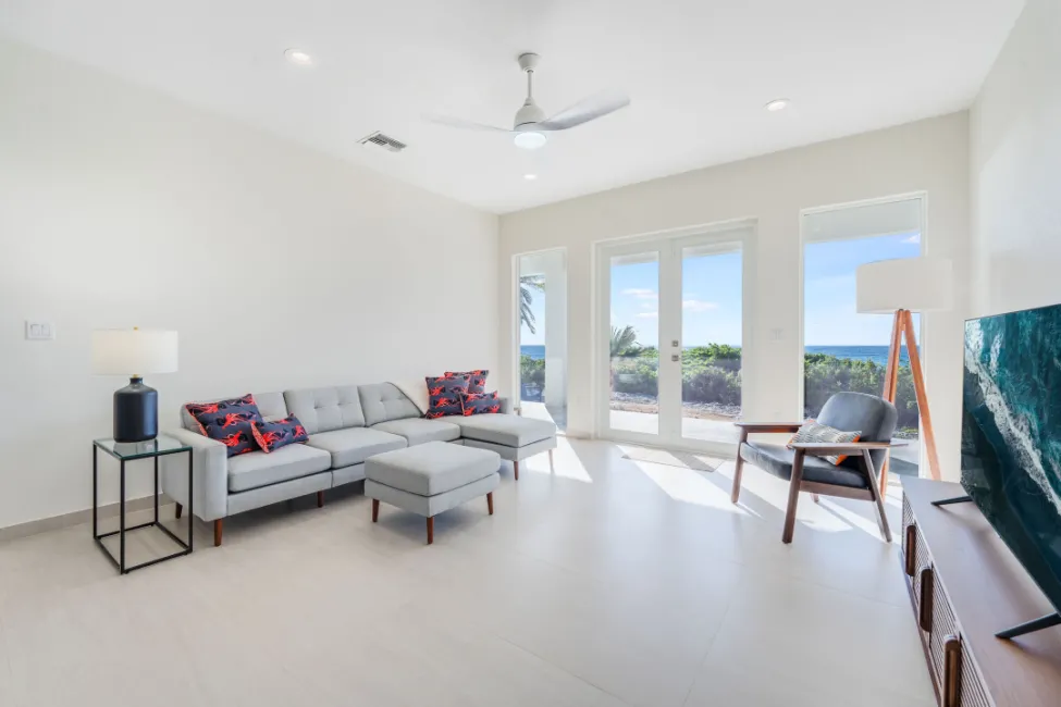 SOUTHSIDE SEAFRONT VILLA