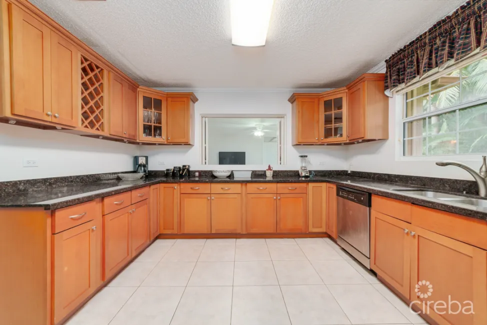 RARE OPPORTUNITY ON SMB CORRIDOR - HOME ON 0.4 ACRES